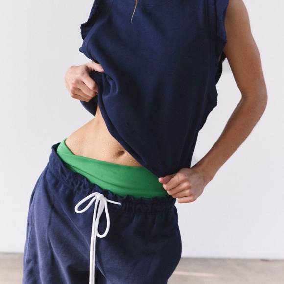 FLUTTER CROPPED JO IN MIDNIGHT NAVY - Picture 4 of 12